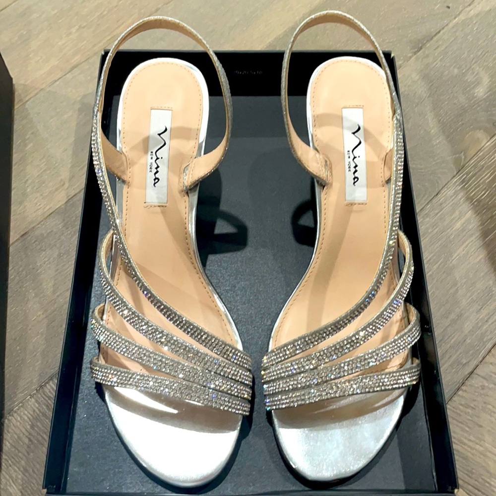 Nina NY silver glitter sandals 9.5